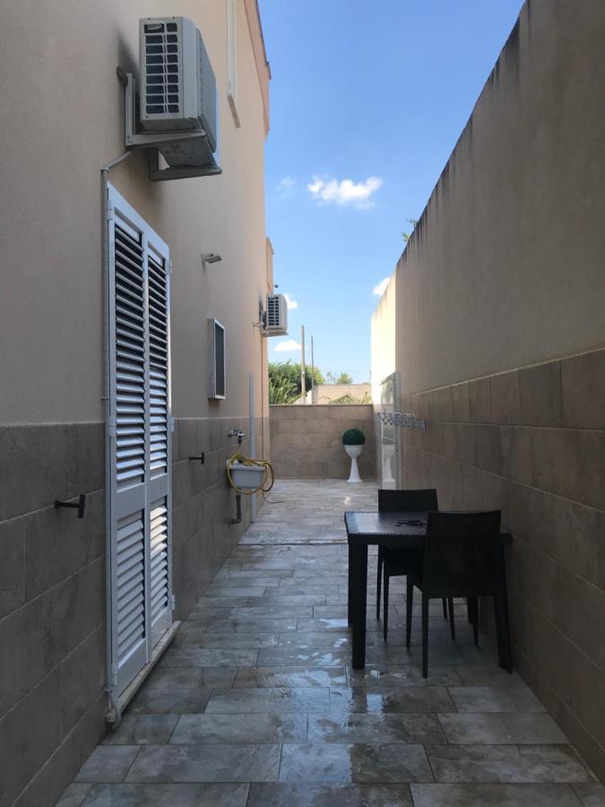 Monolocali White Angel Apartments Порто-Чезарео Экстерьер фото
